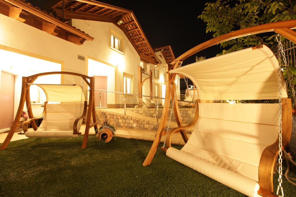 Wellness Suite Na' Canuna' Roddi Exterior foto