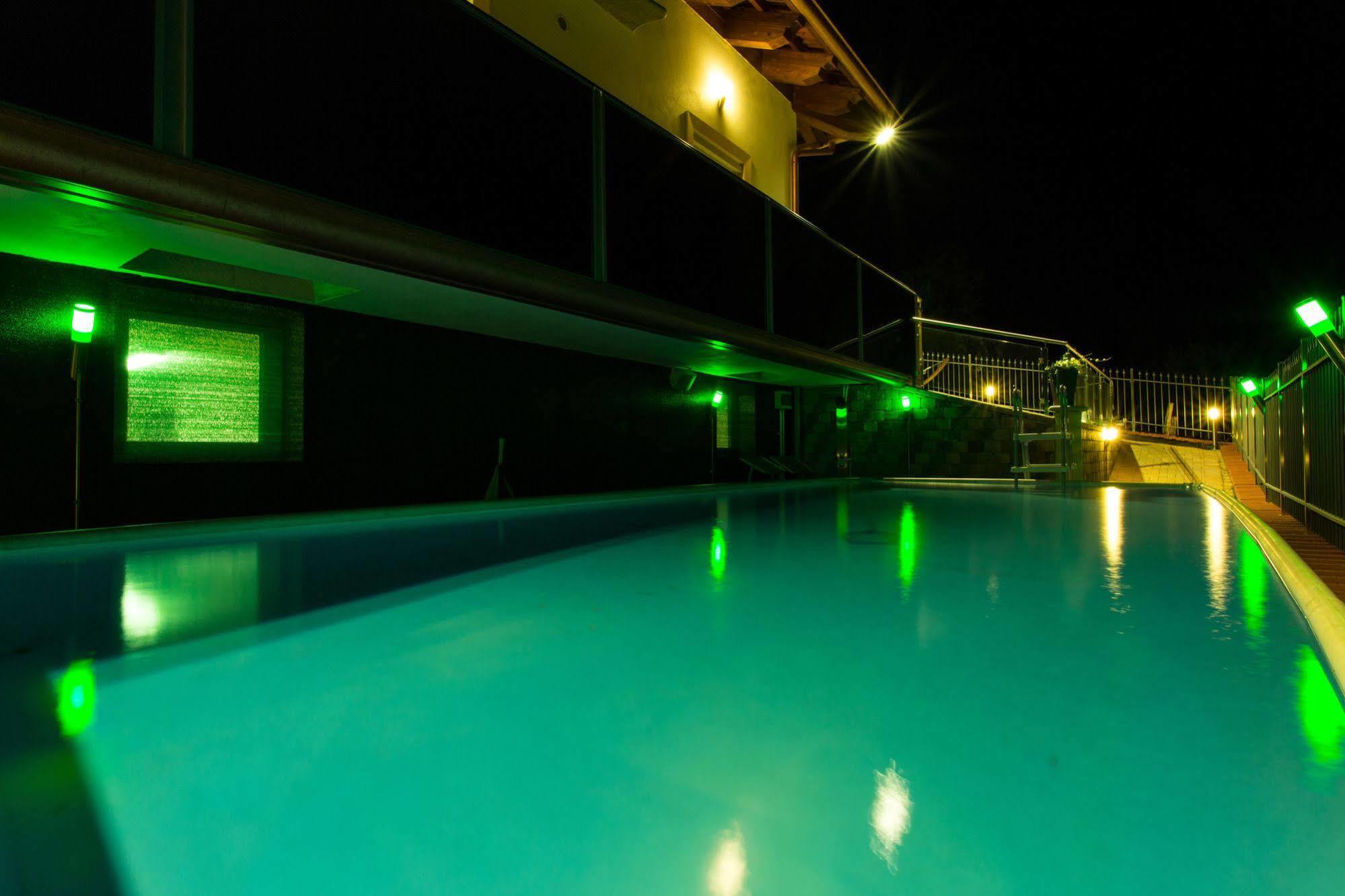 Wellness Suite Na' Canuna' Roddi Exterior foto
